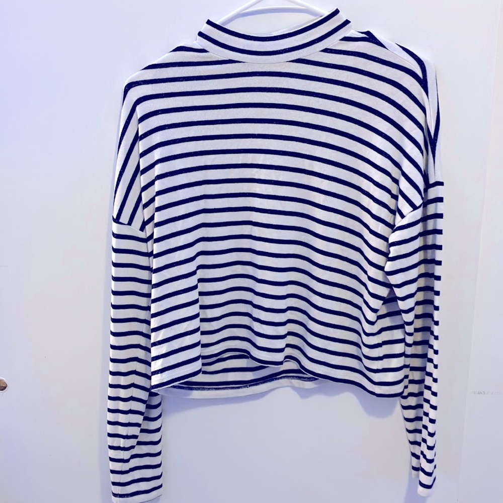 Navy blue and white striped long sleeve Forever 21 shirt size small